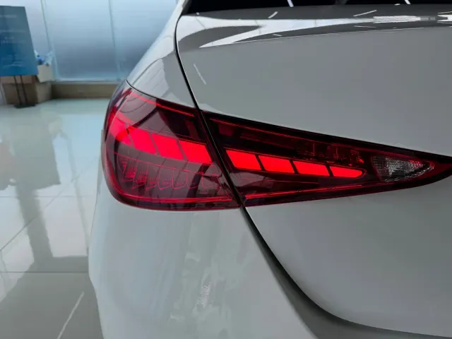 Mercedes-Benz C-Class — Фото автомобиля 11