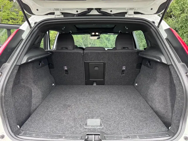 Volvo Volvo XC40 2023 Model B3 Smart Drive Fashion Edition — Фото автомобиля 17