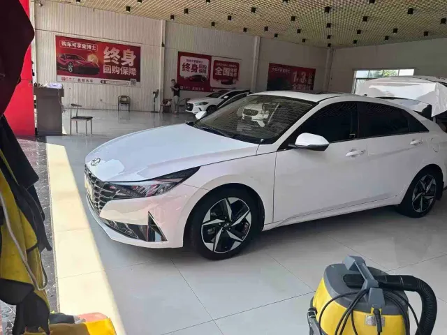 Hyundai Elantra — Фото автомобиля 2