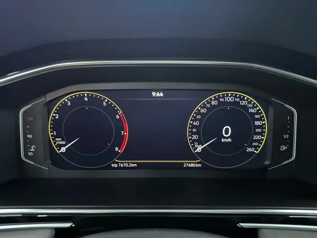 Volkswagen Tiguan L — Фото автомобиля 11