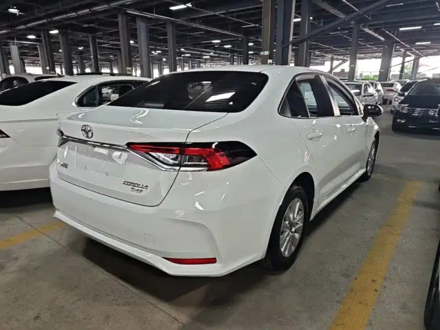Toyota Corolla — Фото автомобиля 6