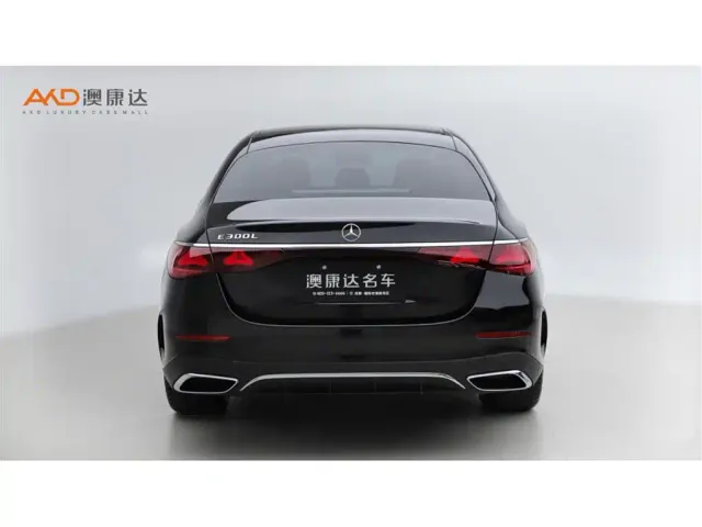 Mercedes-Benz E-Class — Фото автомобиля 4