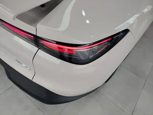 Arcfox Alpha S5 — Фото автомобиля 7