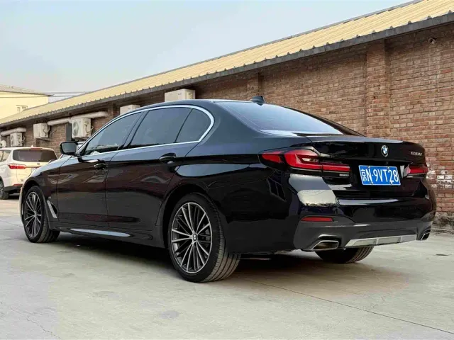 BMW 5 Series — Фото автомобиля 18