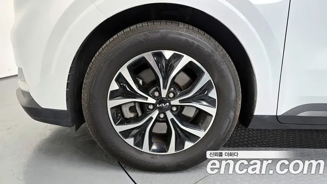 Kia Canival — Фото автомобиля 5