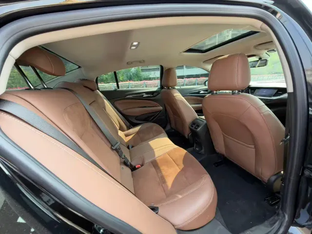 Buick Regal — Фото автомобиля 13