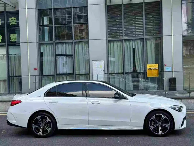 Mercedes-Benz C-Class — Фото автомобиля 4
