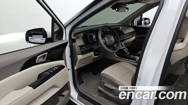 Kia Carnival Generation 4 — Фото автомобиля 10