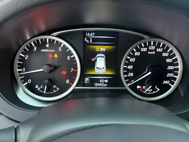 Nissan Tiida — Фото автомобиля 15