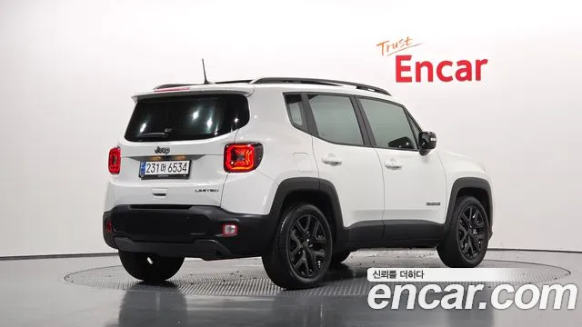 Jeep Renegade — Фото автомобиля 2