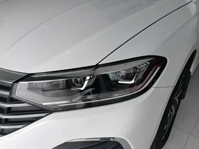 Volkswagen Lavida — Фото автомобиля 23
