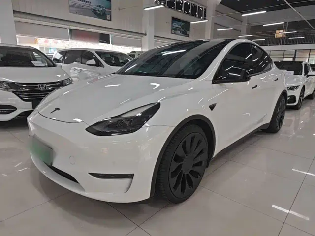 Фотография автомобиля — Tesla Model Y
