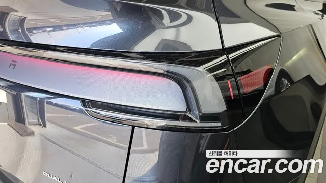 Tesla Model Y — Фото автомобиля 22
