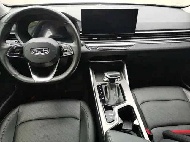 Geely Emgrand — Фото автомобиля 9