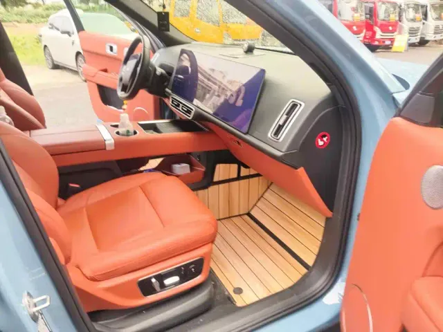 Li Auto L9 — Фото автомобиля 13