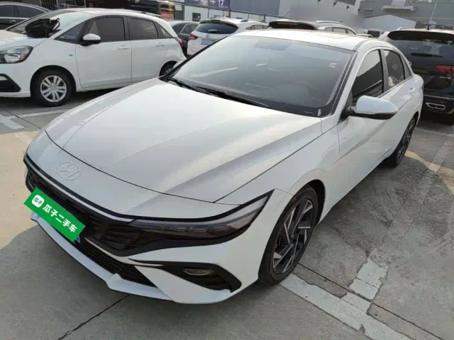 Фотография автомобиля — Hyundai Elantra