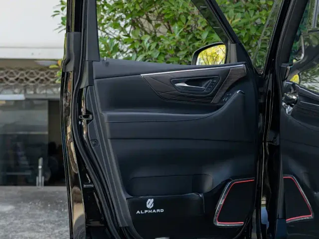 Toyota Alphard — Фото автомобиля 15
