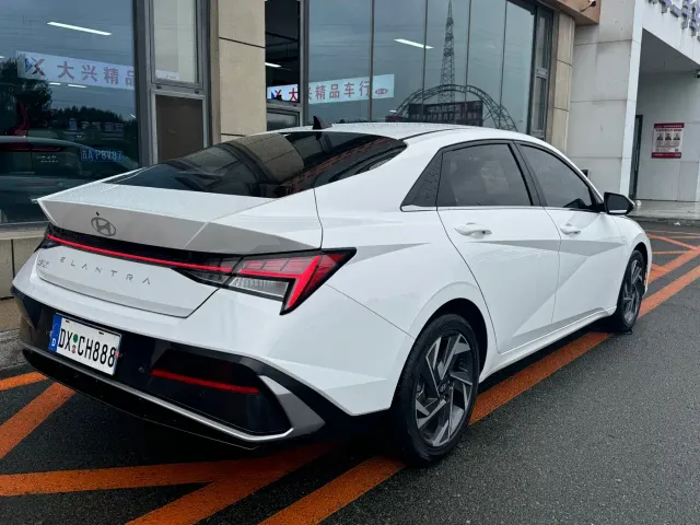 Hyundai Elantra — Фото автомобиля 7