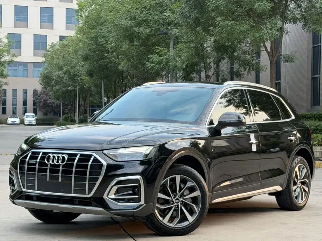 Фотография автомобиля — Audi Q5L