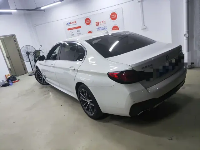 BMW 5 Series — Фото автомобиля 4