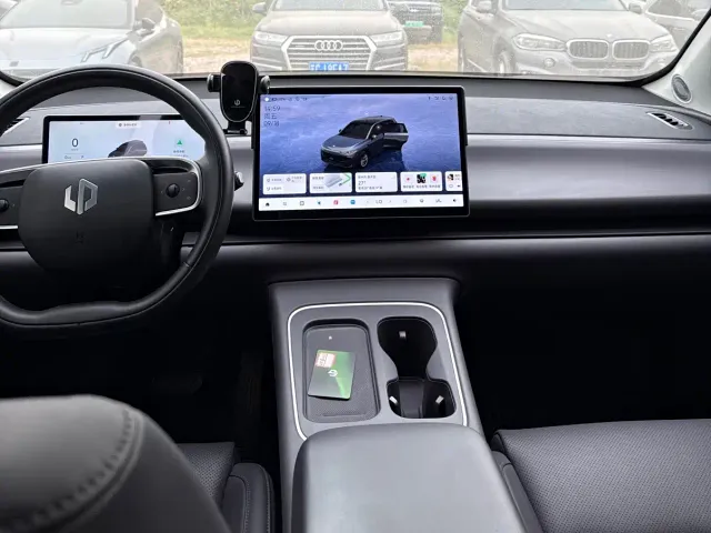 Leapmotor C10 — Фото автомобиля 6