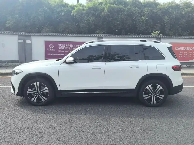 Mercedes-Benz EQB — Фото автомобиля 4