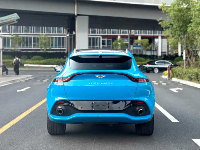 Aston Martin DBX — Фото автомобиля 7