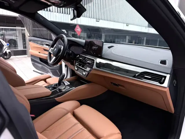 BMW 6 Series Gran Turismo — Фото автомобиля 7