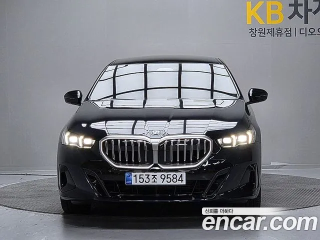 BMW 5 Series — Фото автомобиля 3