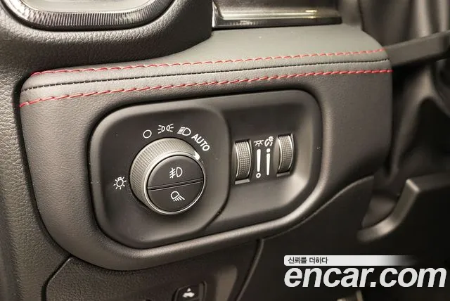 Dodge Ram Pick Up — Фото автомобиля 12