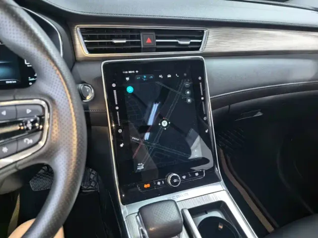 Roewe RX5 — Фото автомобиля 12