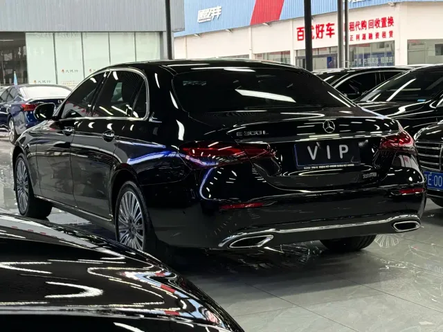 Mercedes-Benz E-Class — Фото автомобиля 14