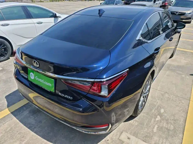Lexus ES — Фото автомобиля 6