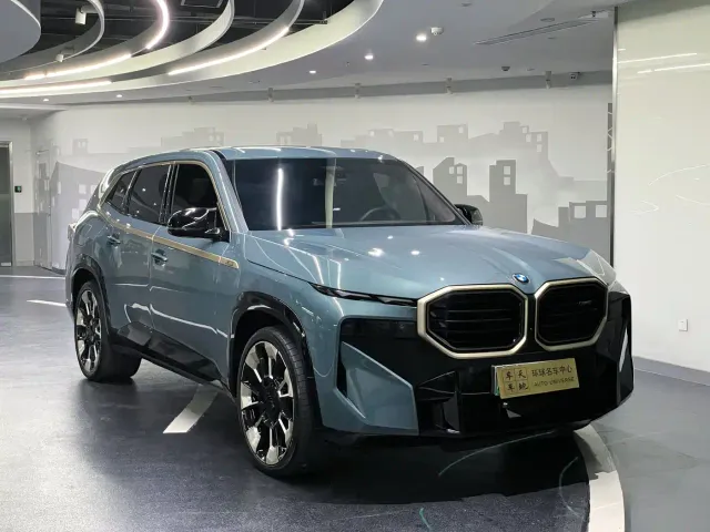 BMW XM — Фото автомобиля 3