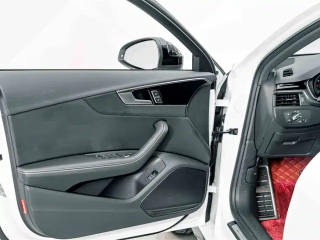 Audi A4L — Фото автомобиля 17