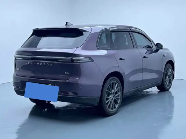 Leapmotor C10 — Фото автомобиля 9