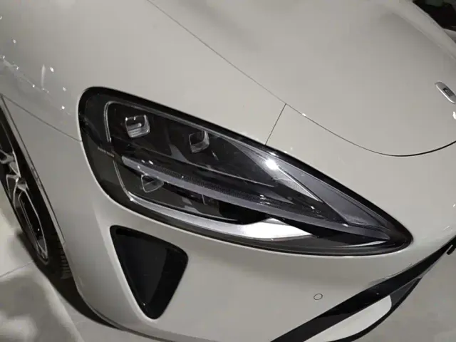 Xiaomi SU7 — Фото автомобиля 8
