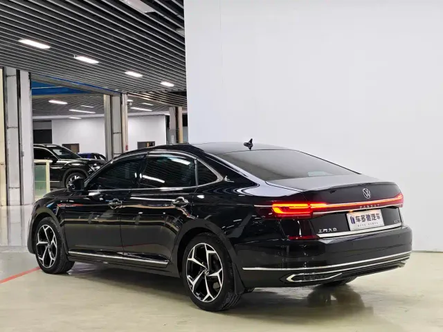 Volkswagen Passat — Фото автомобиля 5