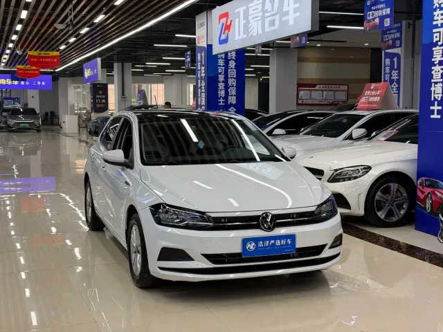 Volkswagen Polo — Фото автомобиля 3