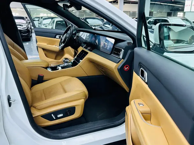 Li Auto ONE — Фото автомобиля 8