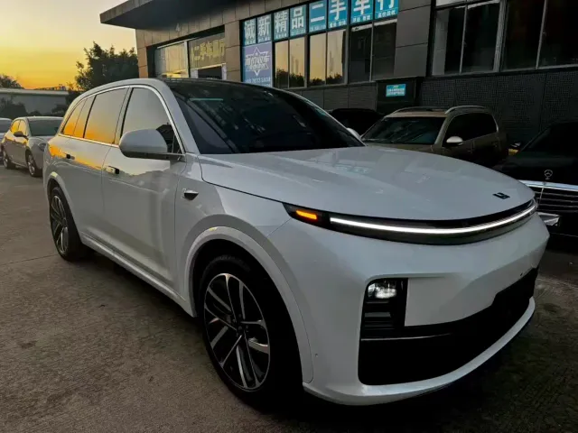 Li Auto L7 — Фото автомобиля 2