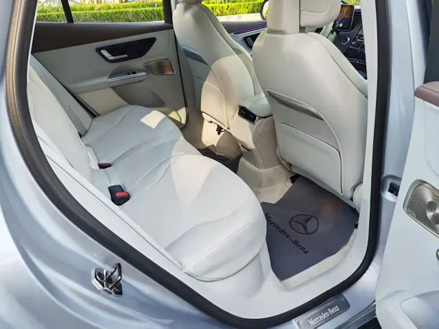 Mercedes-Benz EQE SUV — Фото автомобиля 7