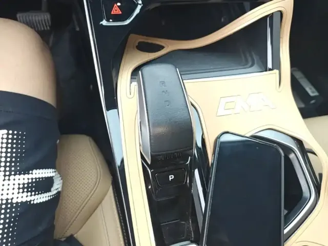 Geely Boyue L — Фото автомобиля 13