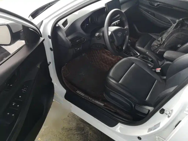 Hyundai Elantra — Фото автомобиля 15