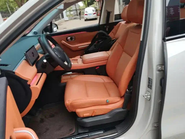 Leapmotor C10 — Фото автомобиля 14