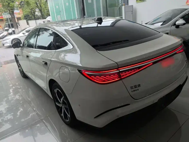 BYD Seal 07 DM-i — Фото автомобиля 4