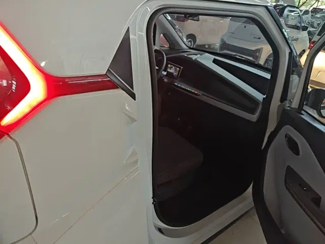 Wuling NanoEV — Фото автомобиля 24