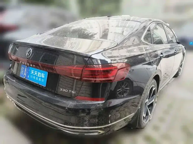 Volkswagen Passat — Фото автомобиля 2