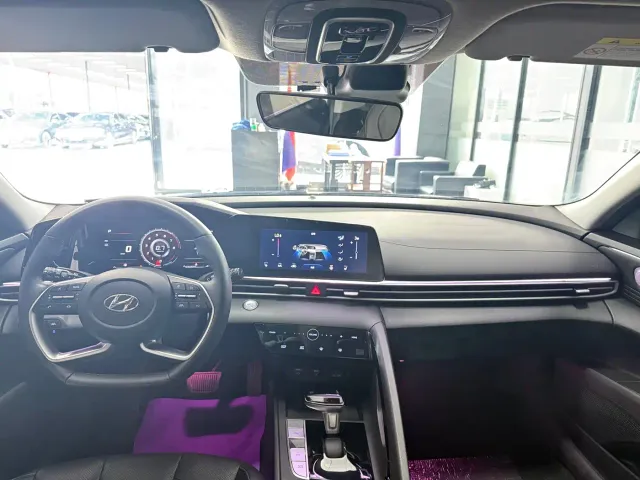 Hyundai Elantra — Фото автомобиля 9
