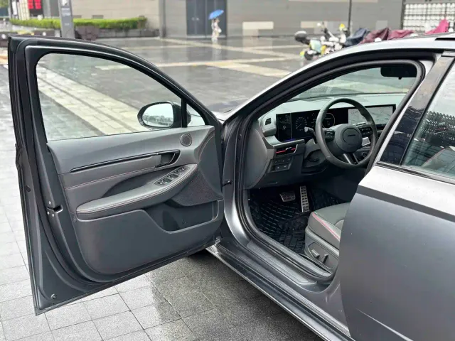 Hyundai Sonata — Фото автомобиля 16